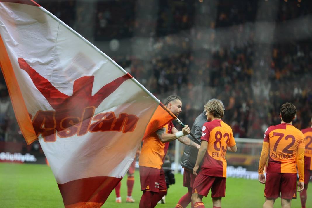 Galatasaray Konyaspor karşısında 3 golle güldü. Yarıştan kopmadı. Maçtan renkli görüntüler 86